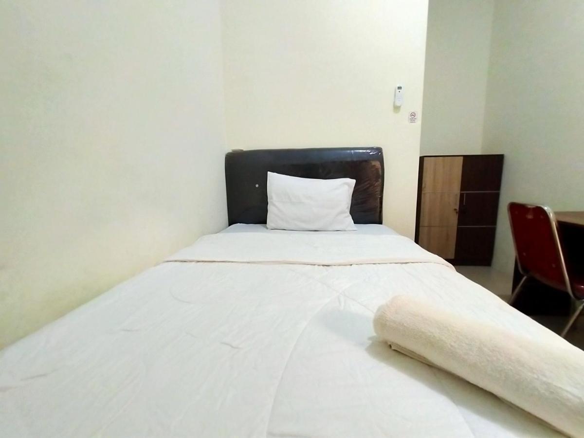 Homestay Danesti Syariah Near Bandara Sultan Hasanuddin Макасар Экстерьер фото