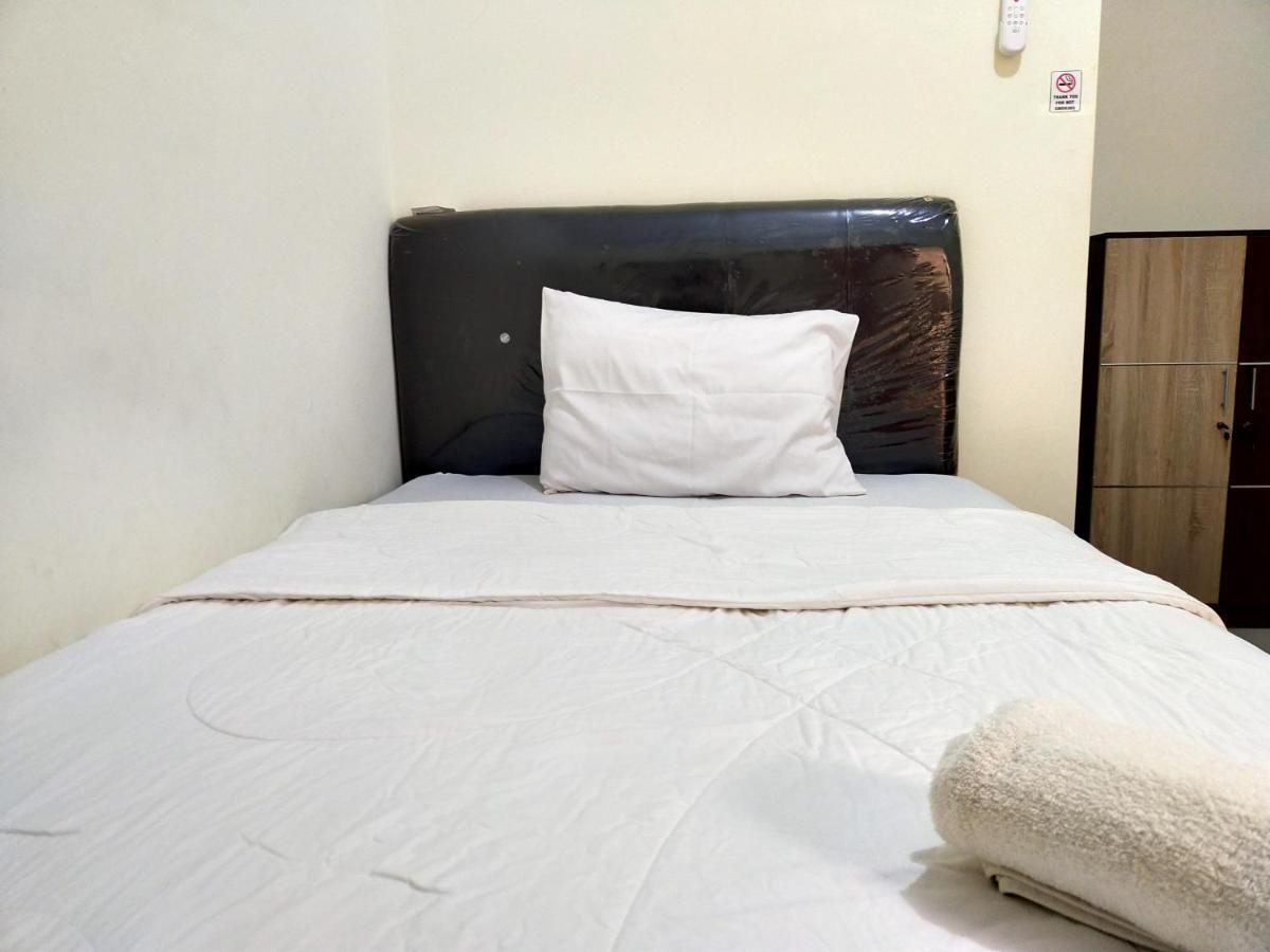 Homestay Danesti Syariah Near Bandara Sultan Hasanuddin Макасар Экстерьер фото