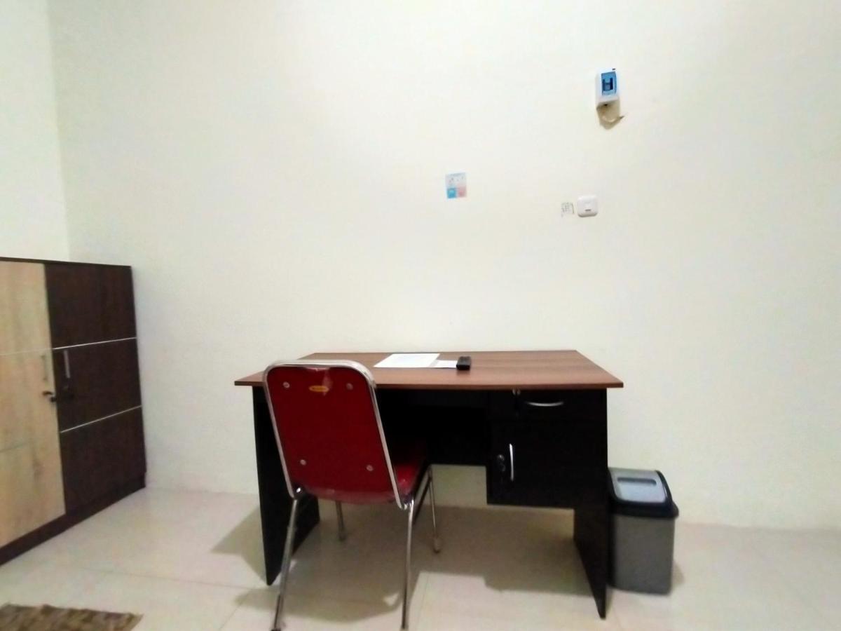 Homestay Danesti Syariah Near Bandara Sultan Hasanuddin Макасар Экстерьер фото