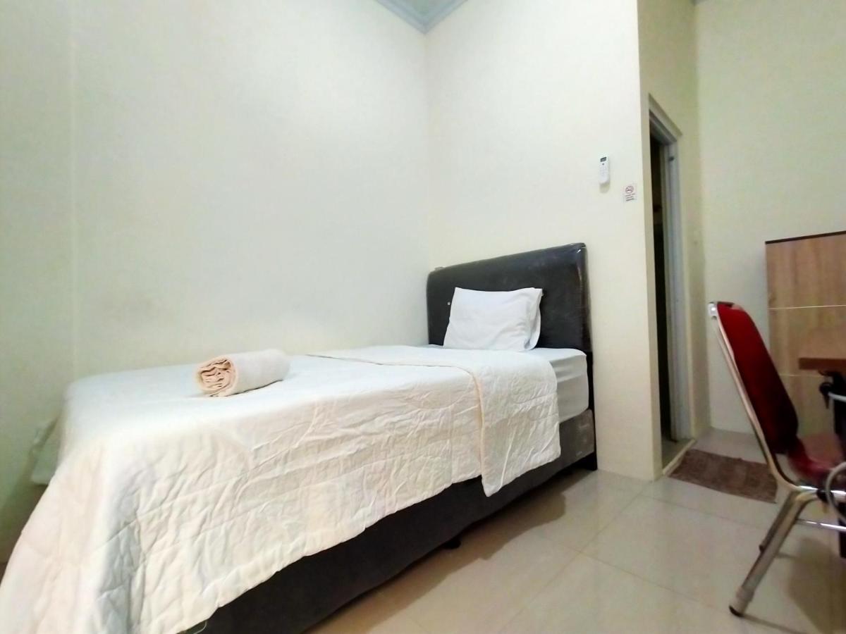 Homestay Danesti Syariah Near Bandara Sultan Hasanuddin Макасар Экстерьер фото