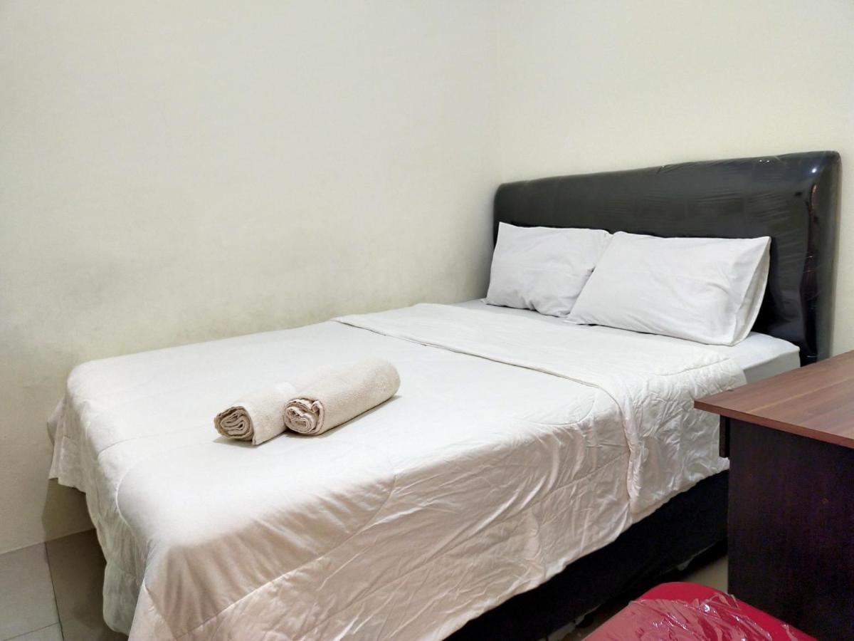 Homestay Danesti Syariah Near Bandara Sultan Hasanuddin Макасар Экстерьер фото