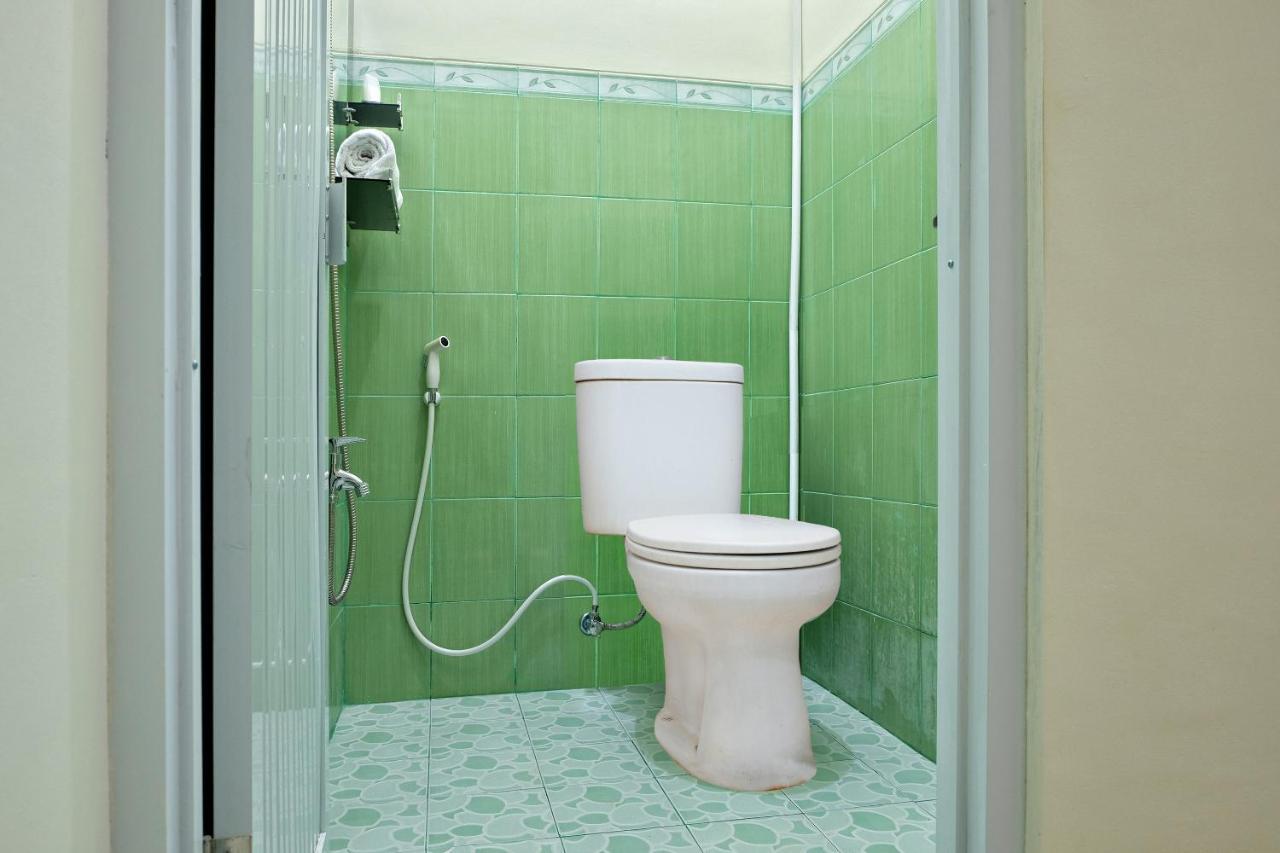Homestay Danesti Syariah Near Bandara Sultan Hasanuddin Макасар Экстерьер фото